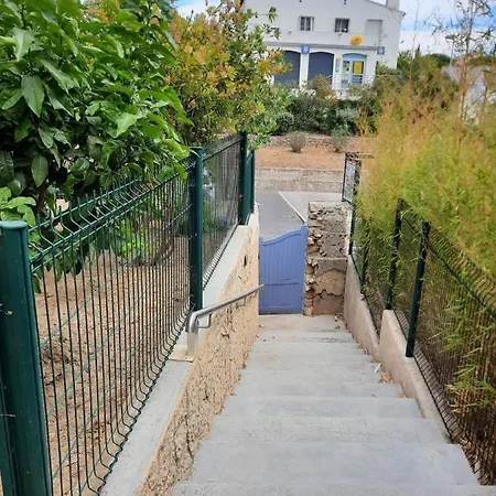 A Village * Leucate