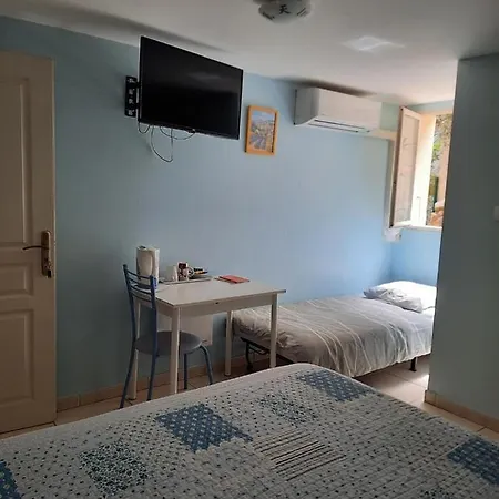 A Village Проживание в семье *