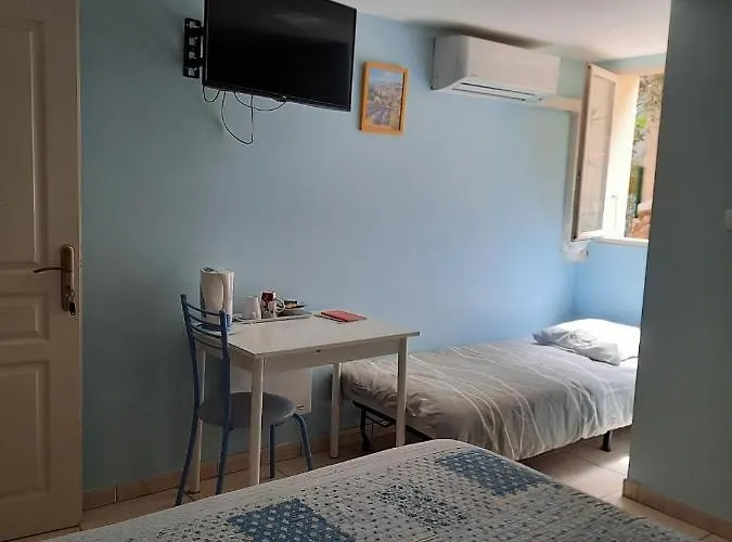 A Village Проживание в семье *